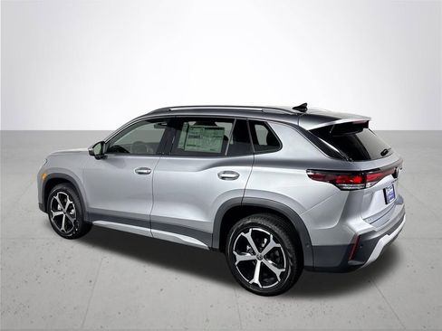 New 2025 Volkswagen Tiguan SE image 8