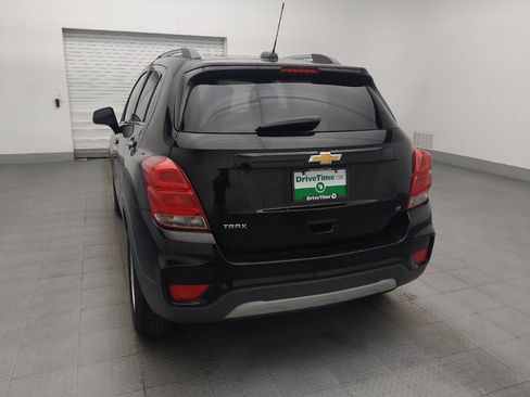 Used 2017 Chevrolet Trax LT w/ LT Convenience Package FWD image 6
