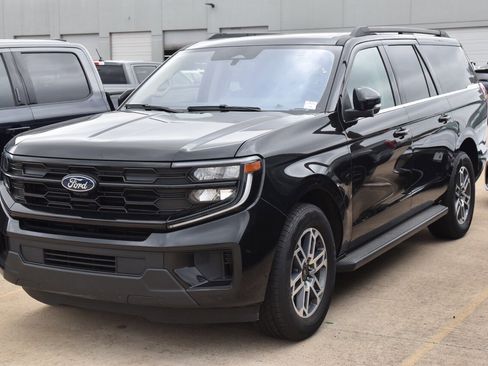 Used 2025 Ford Expedition Max Active image 2