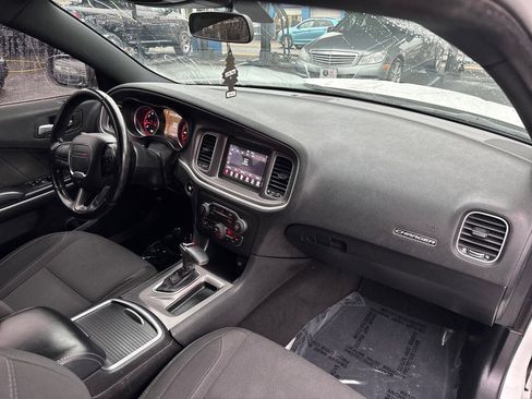 Used 2019 Dodge Charger SXT w/ Driver Confidence Group image 30
