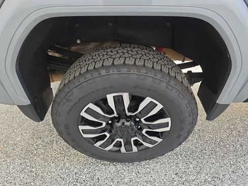 Used 2024 GMC Sierra 2500 Denali Ultimate w/ Max Trailering Package image 18