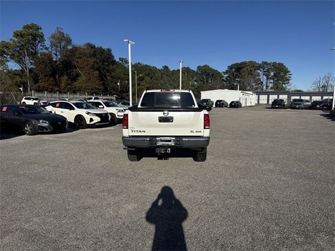 Used 2013 Nissan Titan SL w/ Moonroof Pkg image 6
