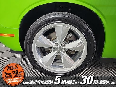 Used 2017 Dodge Challenger R/T w/ Driver Convenience Group image 13