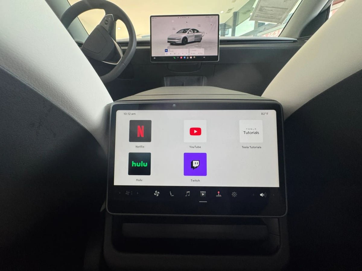 Used 2026 Tesla Model Y 2WD image 18
