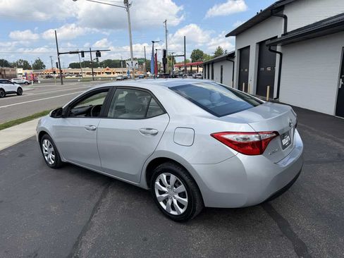 Used 2016 Toyota Corolla LE FWD image 3