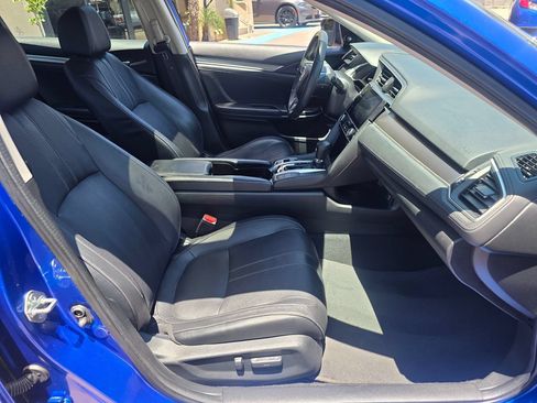 Used 2018 Honda Civic Touring image 15