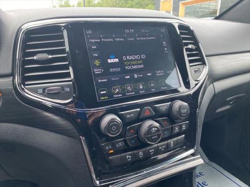 Certified 2020 Jeep Grand Cherokee Altitude AWD/4WD image 28