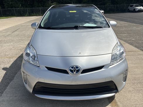 Used 2015 Toyota Prius Three w/ Solar Roof Package FWD image 2