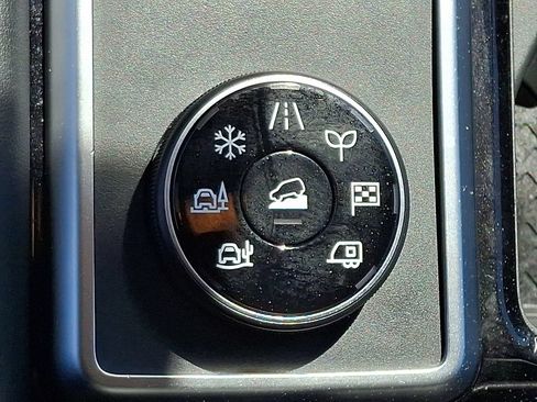 Certified 2023 Nissan Pathfinder SL w/ Black Appearance Package AWD/4WD image 25