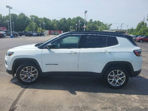 Used 2025 Jeep Compass Limited AWD/4WD image 10