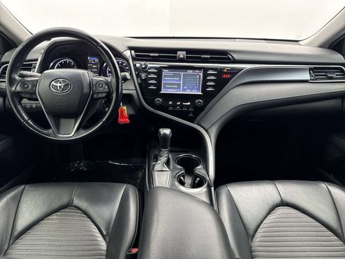 Used 2019 Toyota Camry SE FWD image 14