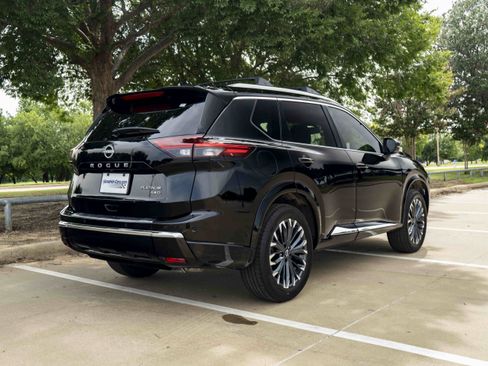 Used 2026 Nissan Rogue Platinum w/ Platinum Premium Package AWD/4WD image 9