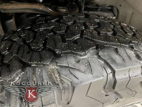 Used 2018 Ford F150 Lariat w/ Equipment Group 502A Luxury image 8