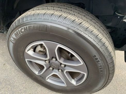 Used 2021 Jeep Wrangler Unlimited Sport image 16