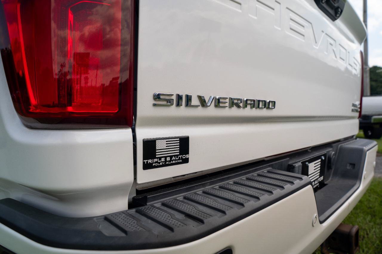 Used 2022 Chevrolet Silverado 3500 High Country w/ Safety Package II AWD/4WD image 17