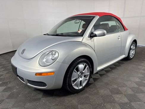 Used 2009 Volkswagen Beetle Blush FWD image 8