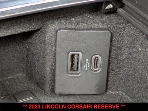 Used 2023 Lincoln Corsair Reserve w/ Equipment Group 201A image 10