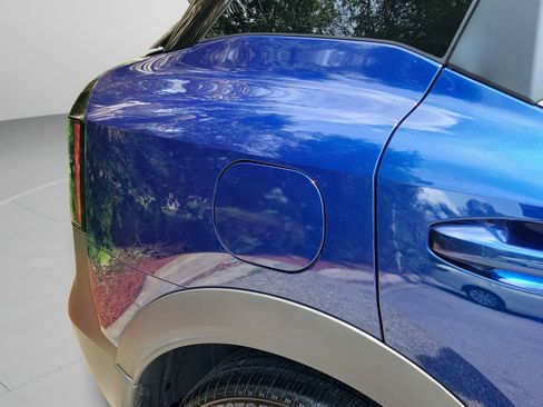 Used 2025 Nissan Kicks SV w/ SV Premium Package FWD image 23
