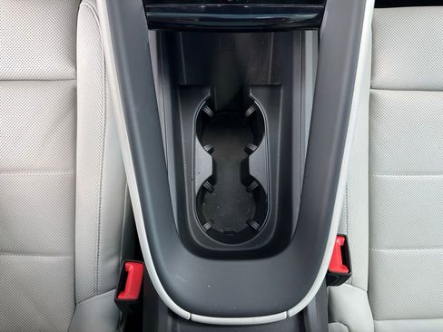 Used 2025 Porsche Macan 4 Electric image 26