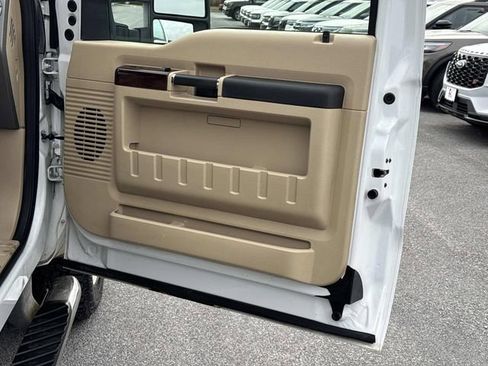 Used 2009 Ford F250 Lariat image 9