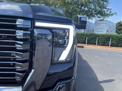 Used 2024 GMC Sierra 2500 Denali Ultimate AWD/4WD image 30