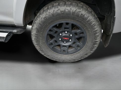 Certified 2024 Toyota 4Runner TRD Off-Road Premium w/ Moonroof Package AWD/4WD image 37