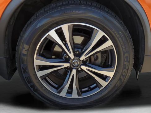 Used 2019 Nissan Rogue SV w/ Premium Package FWD image 34