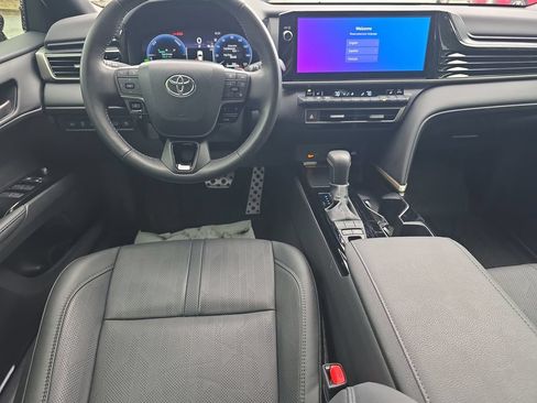 Used 2025 Toyota Camry XSE FWD image 19