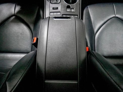 Used 2021 Toyota Highlander XLE image 29