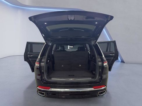 Used 2021 Jeep Grand Cherokee L Overland w/ Luxury Tech Group IV AWD/4WD image 11