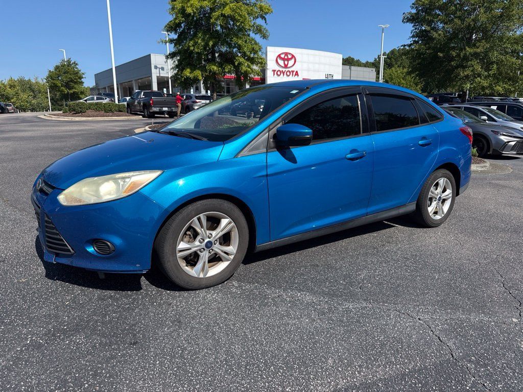 Used 2013 Ford Focus SE FWD image 1