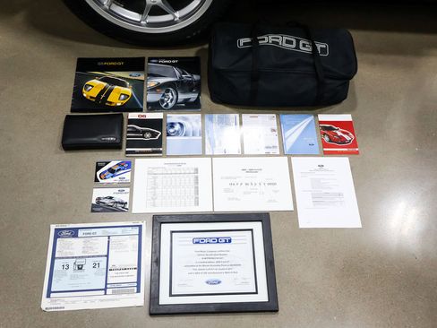 Used 2006 Ford GT RWD image 44