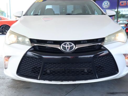 Used 2016 Toyota Camry SE FWD image 11