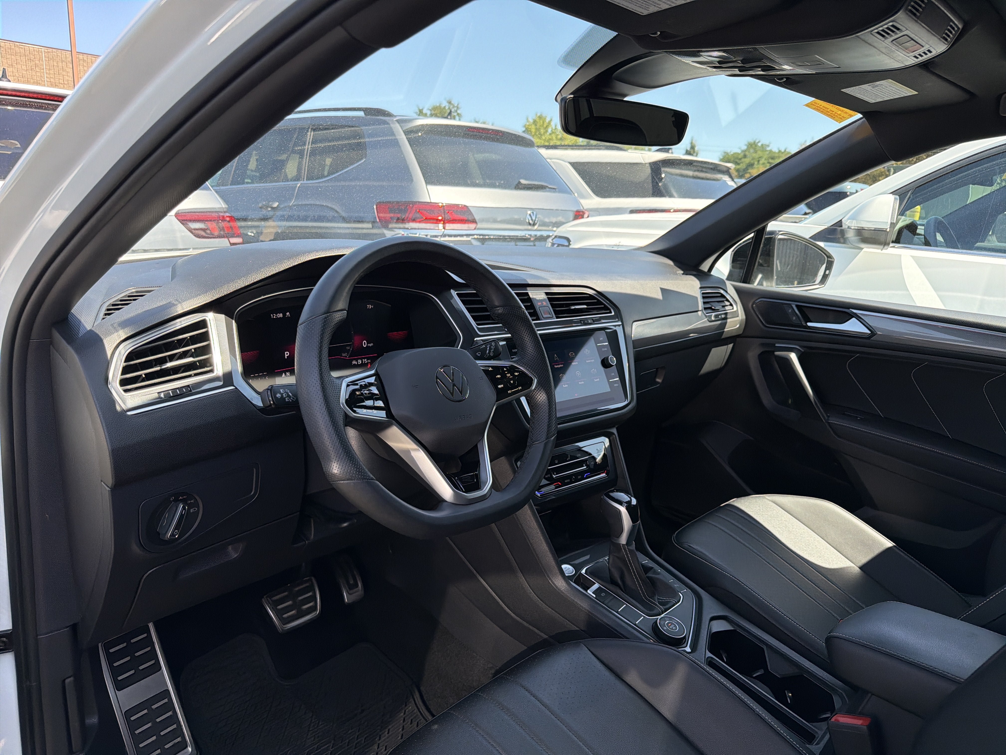 Used 2024 Volkswagen Tiguan SE R-Line AWD/4WD image 8