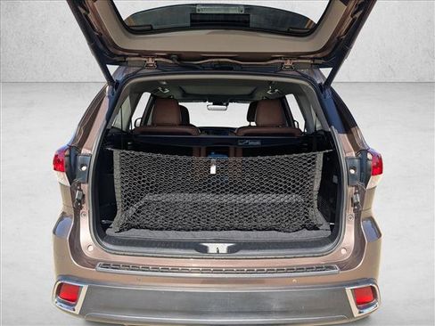 Used 2018 Toyota Highlander Limited Platinum image 6