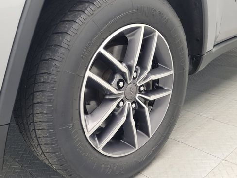 Used 2019 Jeep Grand Cherokee Limited AWD/4WD image 31