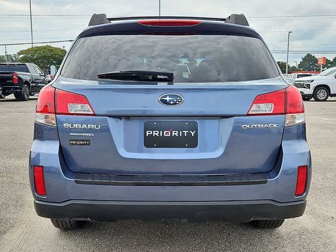 Used 2013 Subaru Outback 2.5i Premium AWD/4WD image 5