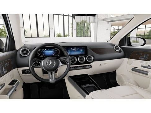 Used 2026 Mercedes-Benz GLA 250 4MATIC image 3