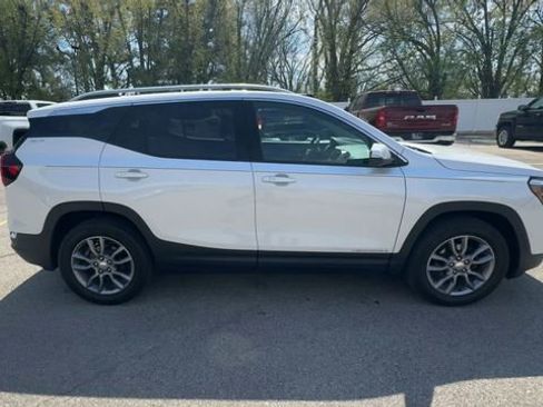 Used 2023 GMC Terrain SLT w/ Tech Package image 9