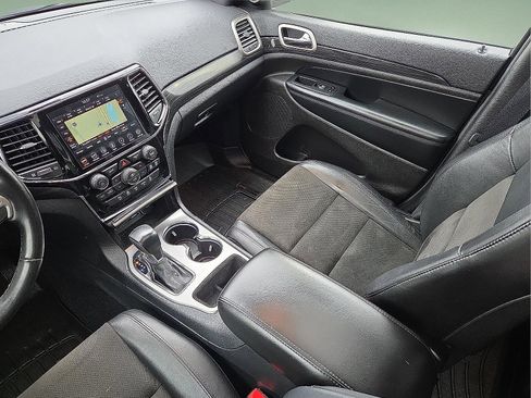 Used 2020 Jeep Grand Cherokee Altitude image 12
