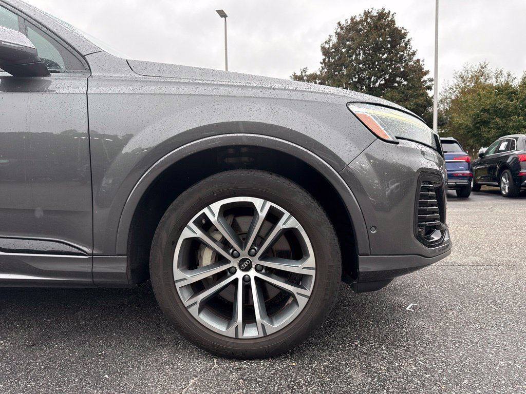 Used 2025 Audi Q7 2.0T Premium Plus AWD/4WD image 12
