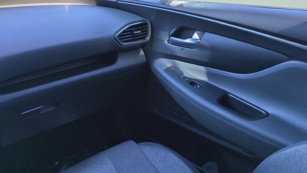 Certified 2023 Hyundai Santa Fe SEL w/ Cargo Package AWD/4WD image 16