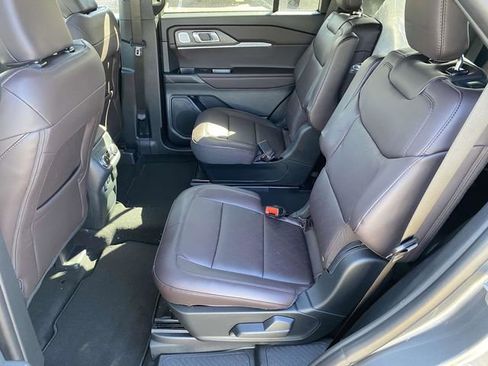 New 2026 Ford Explorer Platinum image 11