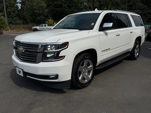 Used 2018 Chevrolet Suburban Premier RWD image 3