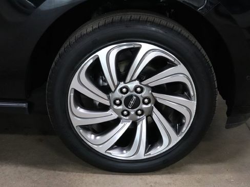Used 2024 Lincoln Navigator Reserve image 34
