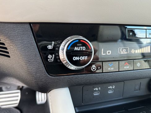 New 2025 Mitsubishi Outlander AWD image 6