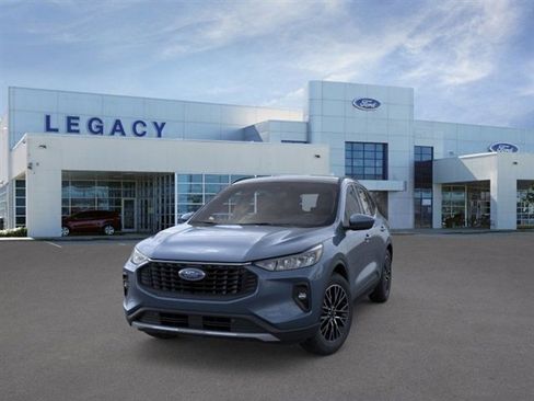 New 2026 Ford Escape SE image 2