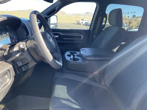 New 2025 RAM 2500 Big Horn AWD/4WD image 9