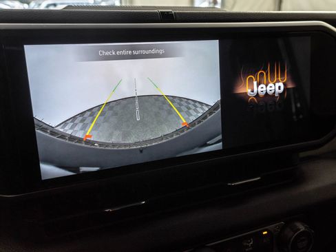 Used 2025 Jeep Wrangler Unlimited Sport AWD/4WD image 7