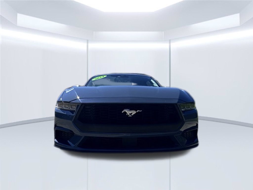 Used 2024 Ford Mustang Coupe RWD image 2